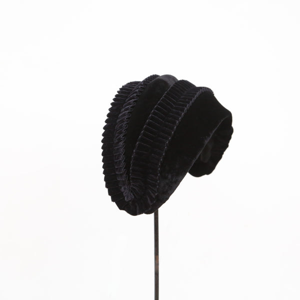 Black Pleat Moon