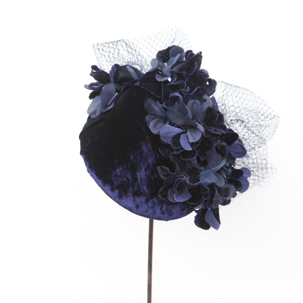 Navy Veiled Bow Fleur