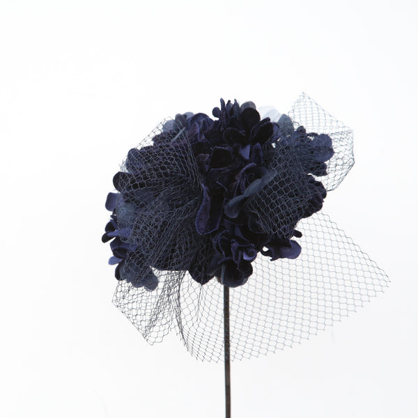 Navy Veiled Bow Fleur